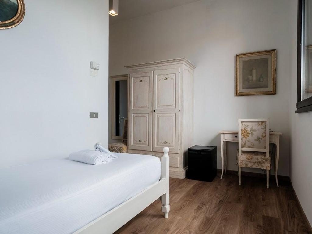 Single Room,1626423046:JPEG